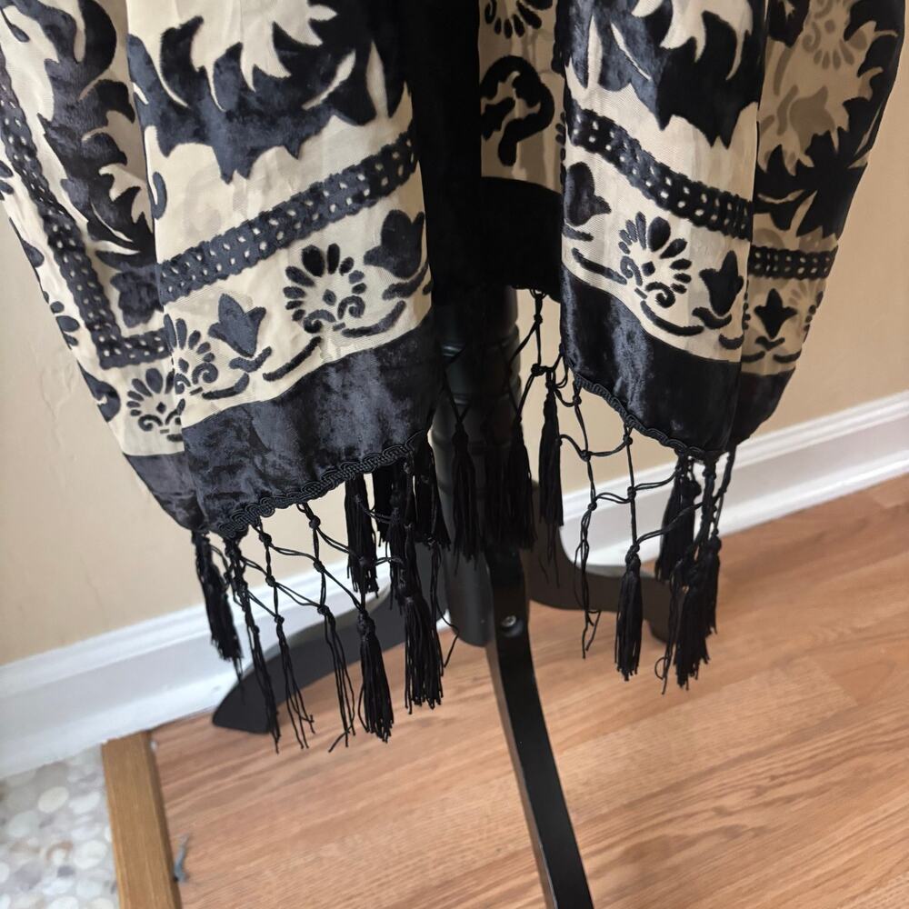 Free People Beige and Black Floral Velvet Kimono - Picture 11 of 11